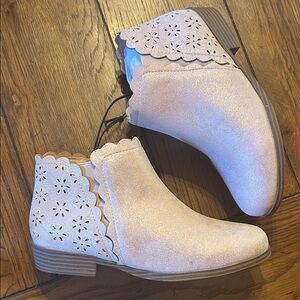 NEW!!! Girls Cutout Ankle Boots - Blush Pink